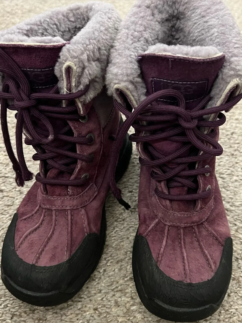 UGG Vibram Kids Plum Suede Lace-Up Winter Boots with Shearling Cuff Size 1